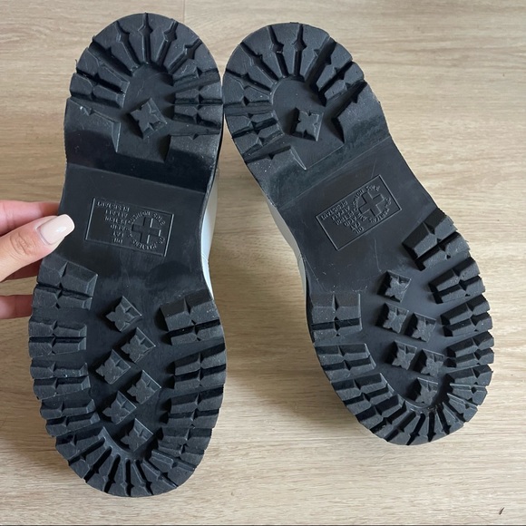 Dr. Martens | 2976 Chunky Quad White Leather Chelsea Boots Size: 8 - Picture 8 of 10